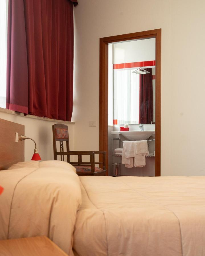 Hotel All’Oasi Paese Exterior foto